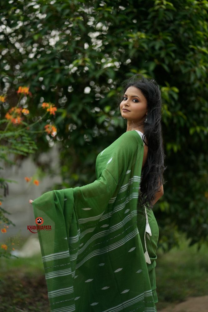 khanduapata Green & White Leaf Pattern Cotton Saree For Women | Grocsy