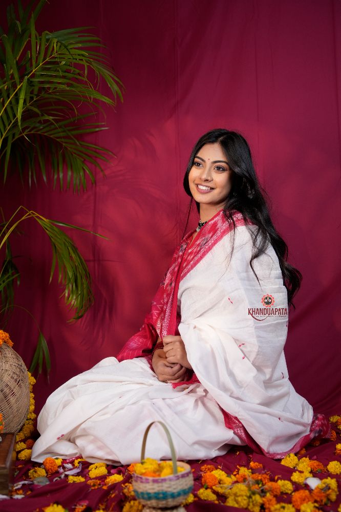 khanduapata White & Red Double Border Design Cotton Saree For Women | Grocsy