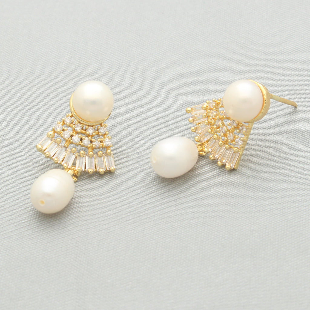 J Pearls Dhatri Pearl Earrings