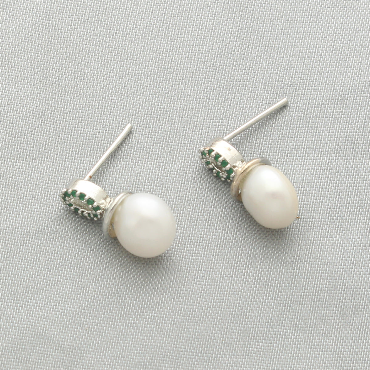 J Pearls Navishka Pearl Earrings