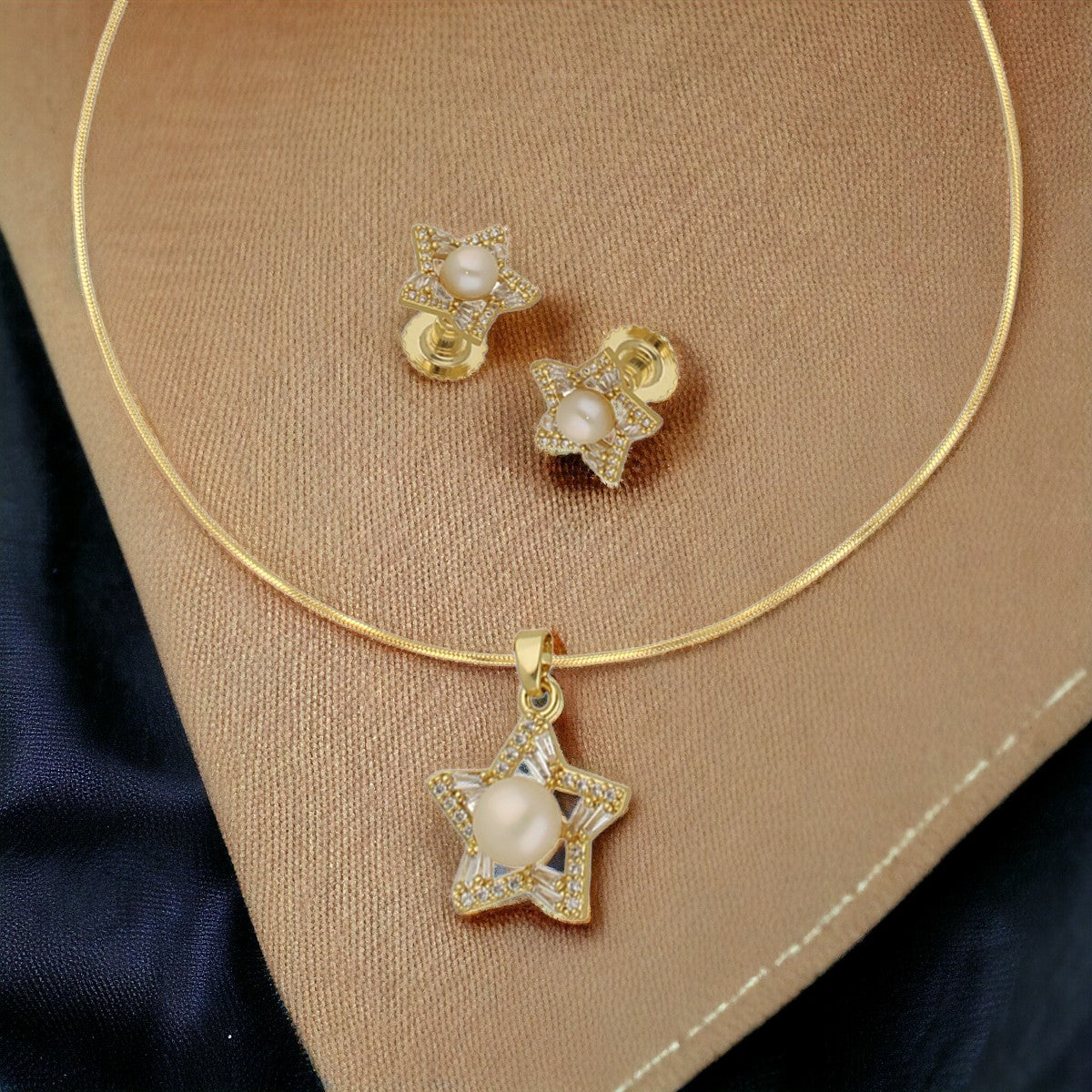 J Pearls Starlight Pendant Hamper | Grocsy