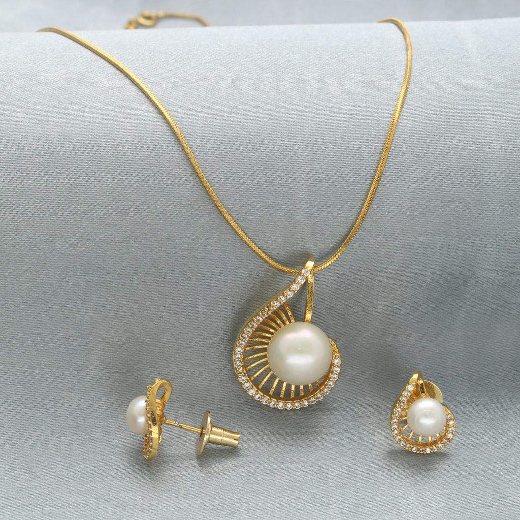 J Pearls Treasure Pendant Hamper | Grocsy