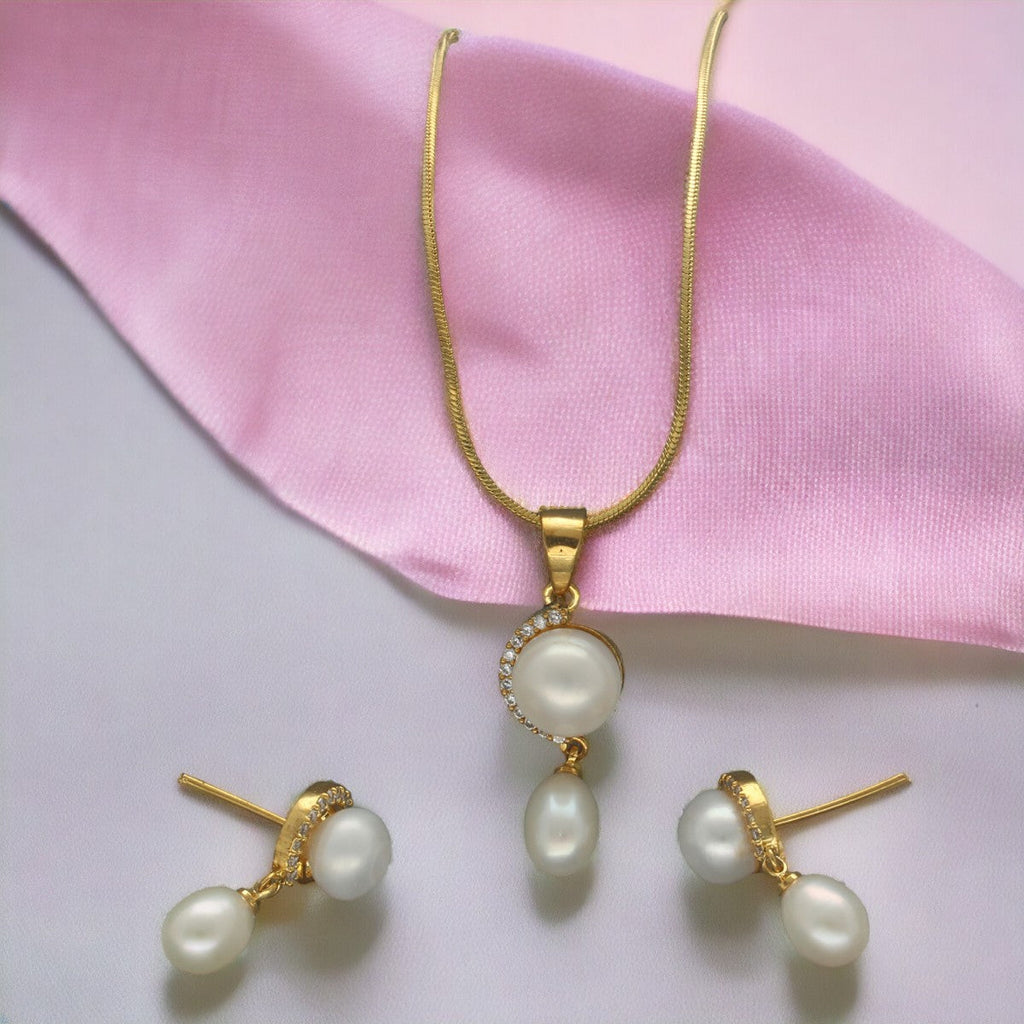J Pearls Treasure Pendant Hamper | Grocsy
