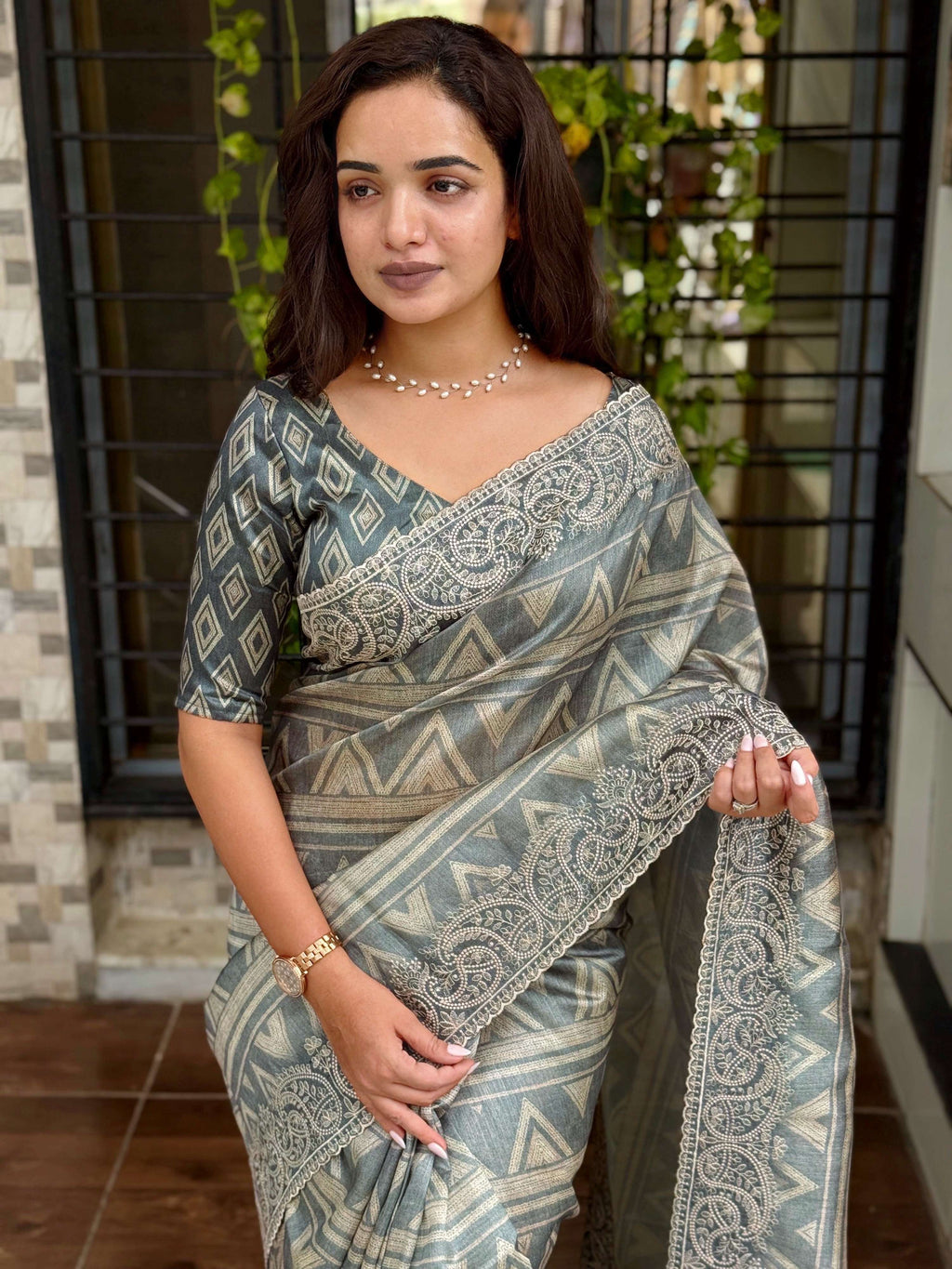 Evanik Grey Kashmiri Style Digital Printed Saree With Unstitched Blouse | Grocsy