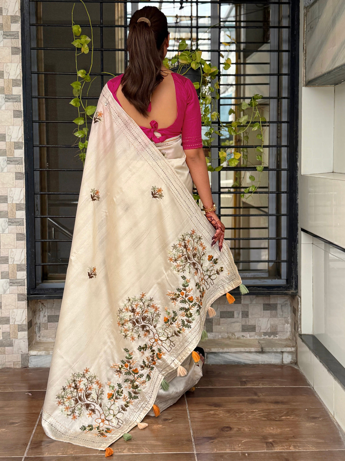 Evanik Cream Kashmiri Style Thread Embroidered Work Saree With Unstitched Blouse | Grocsy