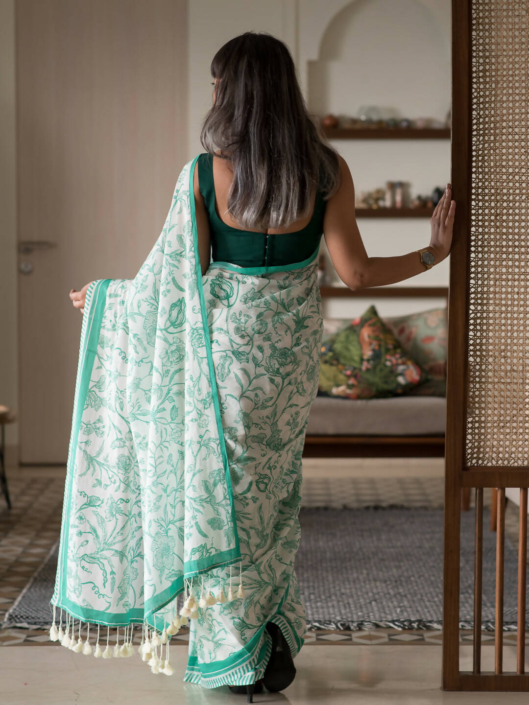 Suta White Floral Pure Cotton Saree | Grocsy
