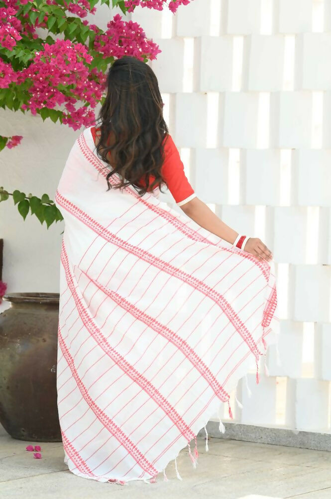 Beatitude White Cotton Handloom Saree | Grocsy