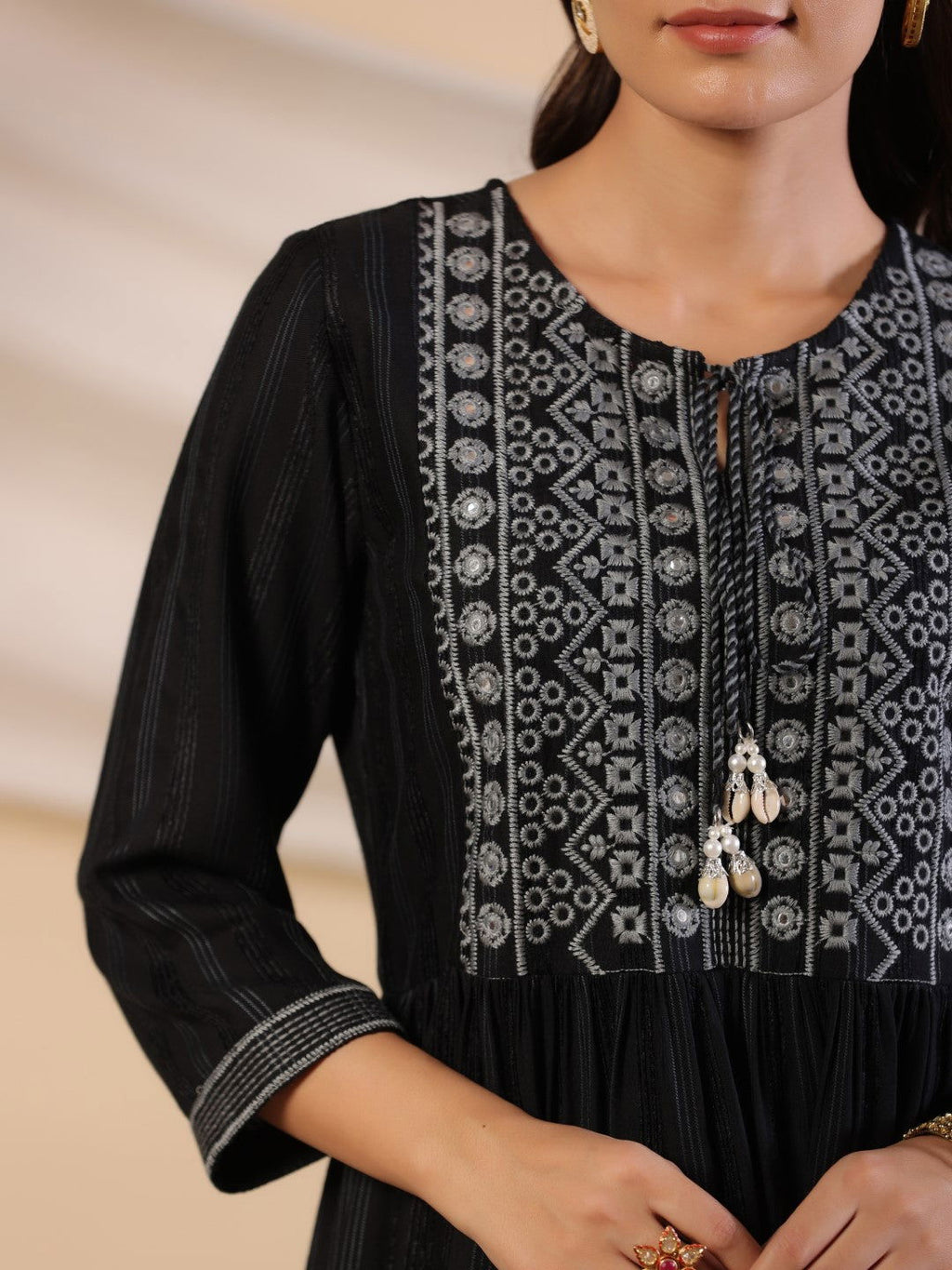 Juniper Women's Black Geometric Printed Rayon Tunic With Thread Work | Grocsy