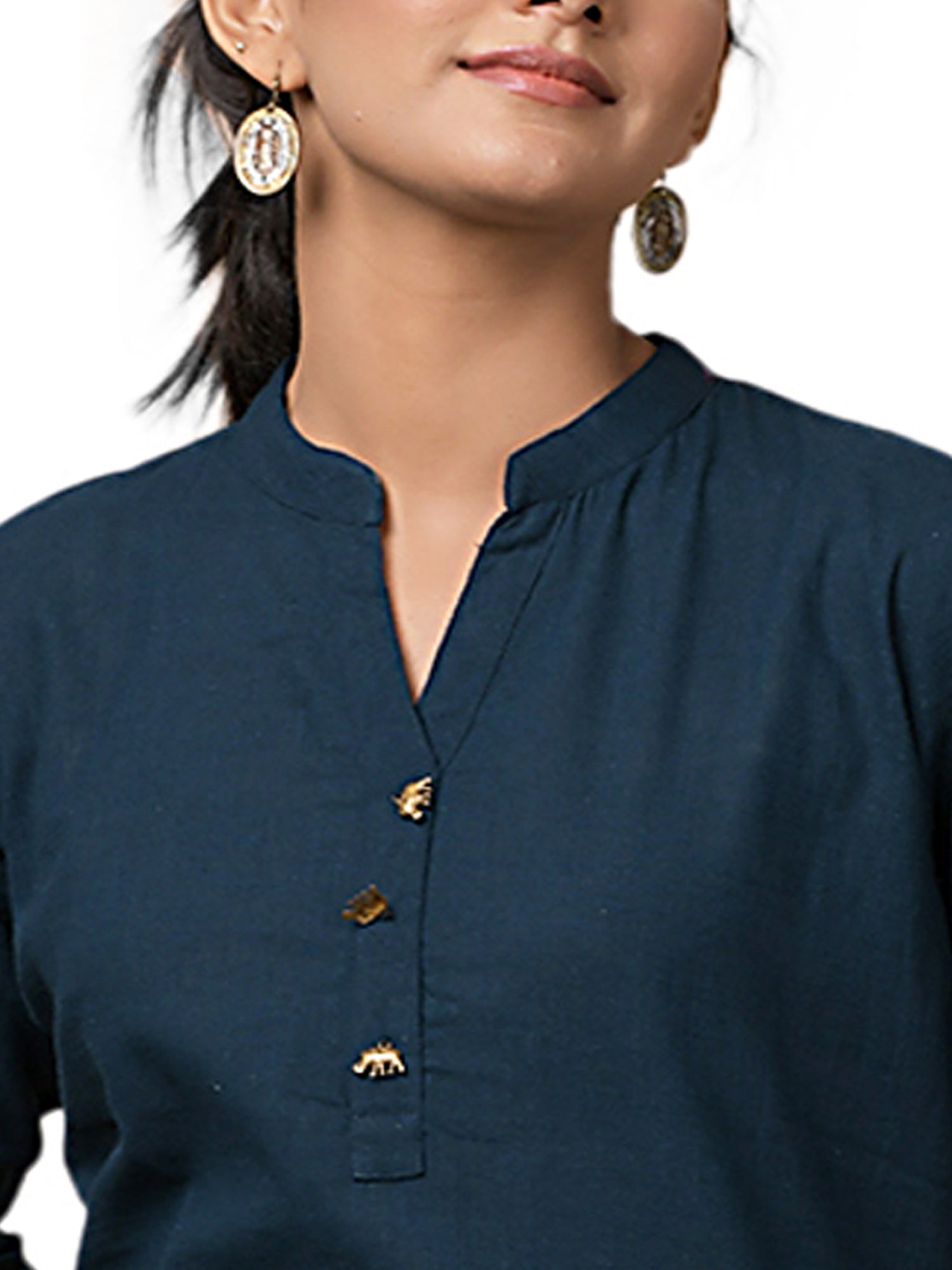 Kaajh Women's Blue Solid Metal Embellishment Kurta | Grocsy
