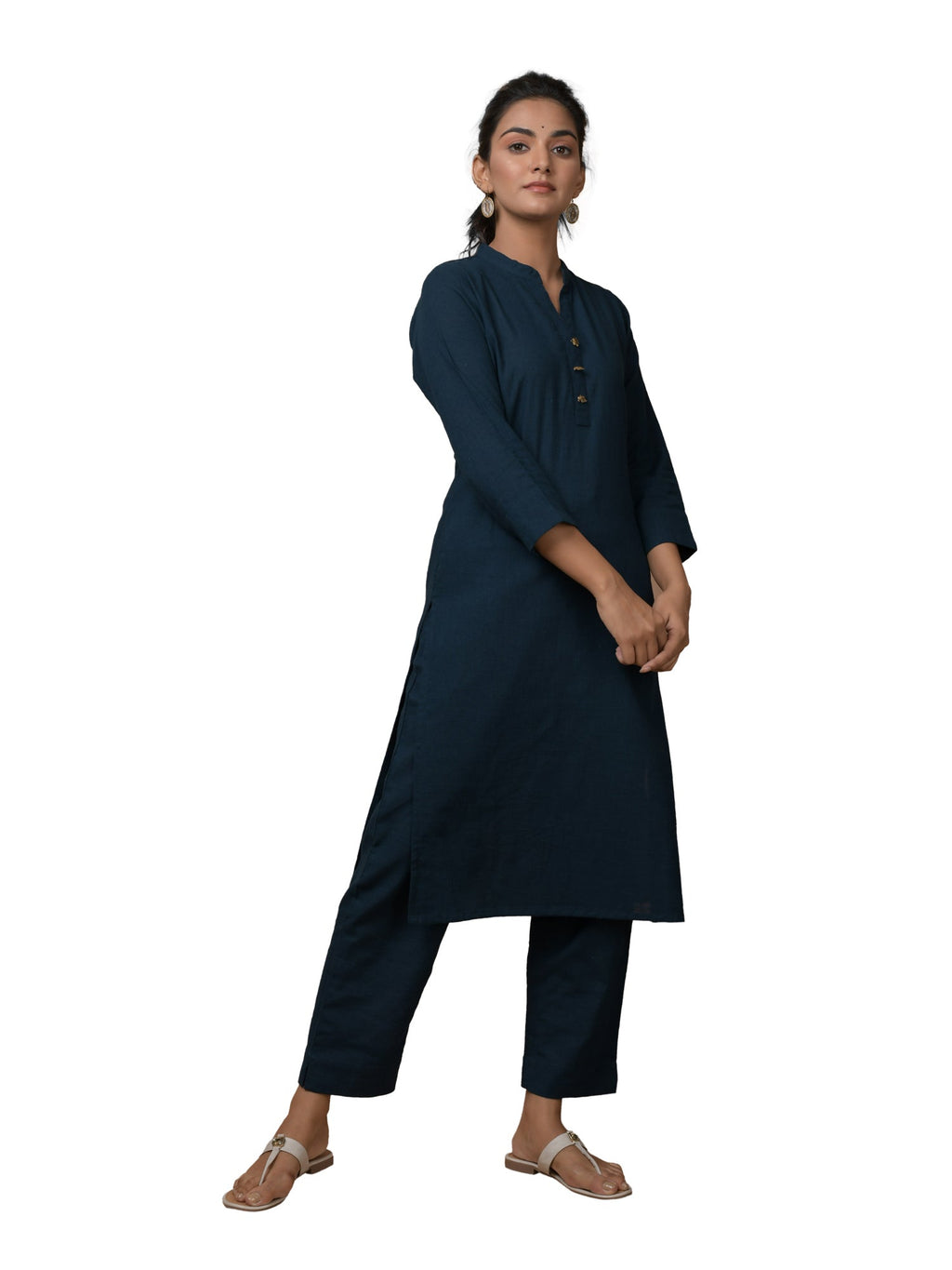 Kaajh Women's Blue Solid Metal Embellishment Kurta | Grocsy