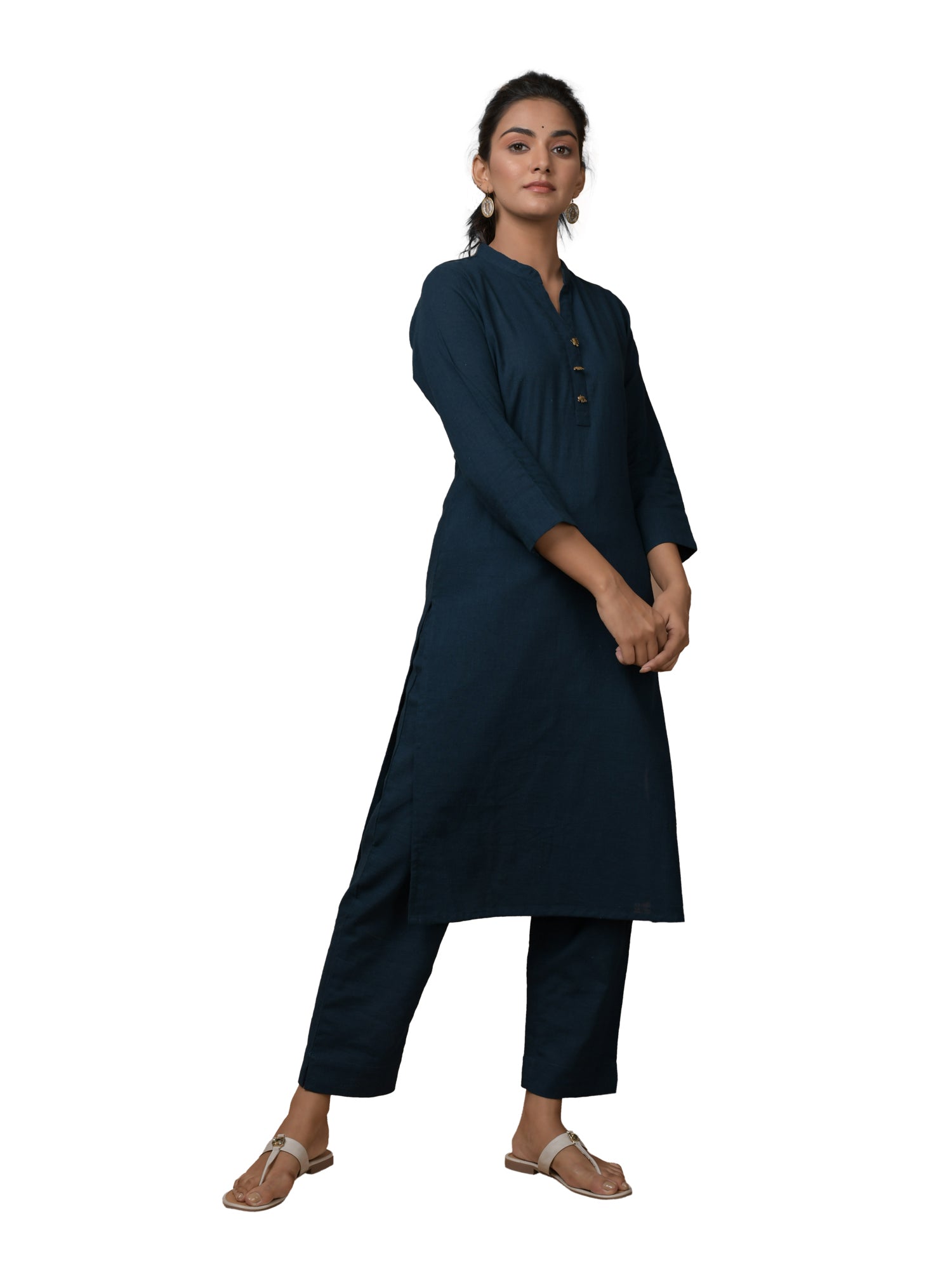 Kaajh Women's Blue Solid Metal Embellishment Kurta | Grocsy