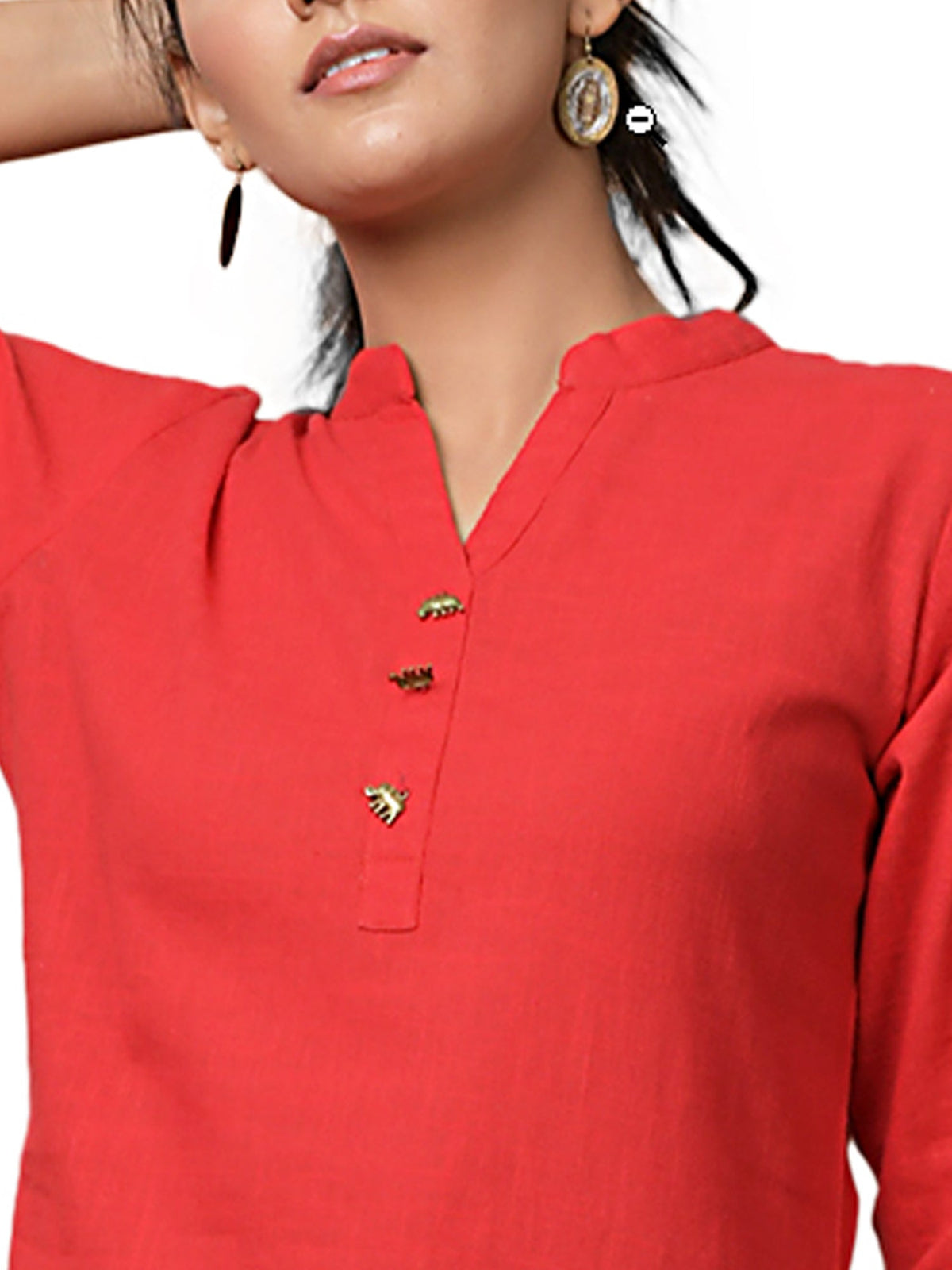 Kaajh Women's Red Solid Metal Embellishment Kurta | Grocsy