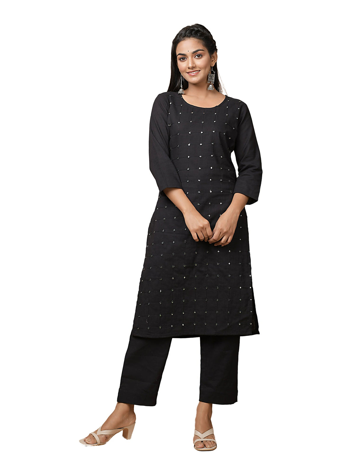 Kaajh Women's Black Solid Mirror Embellishment Kurta | Grocsy