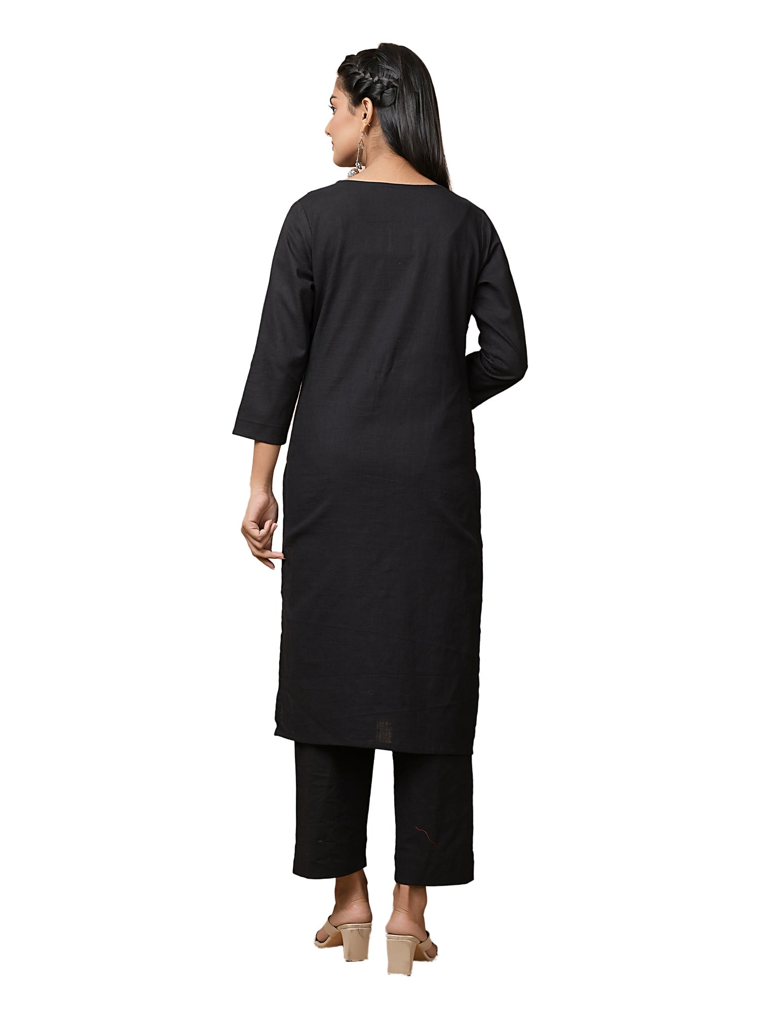 Kaajh Women's Black Solid Mirror Embellishment Kurta | Grocsy