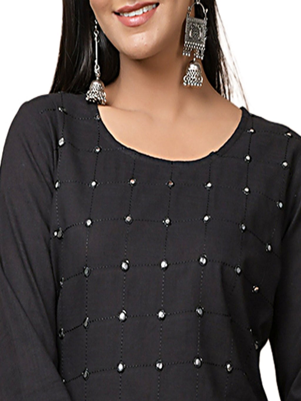 Kaajh Women's Black Solid Mirror Embellishment Kurta | Grocsy