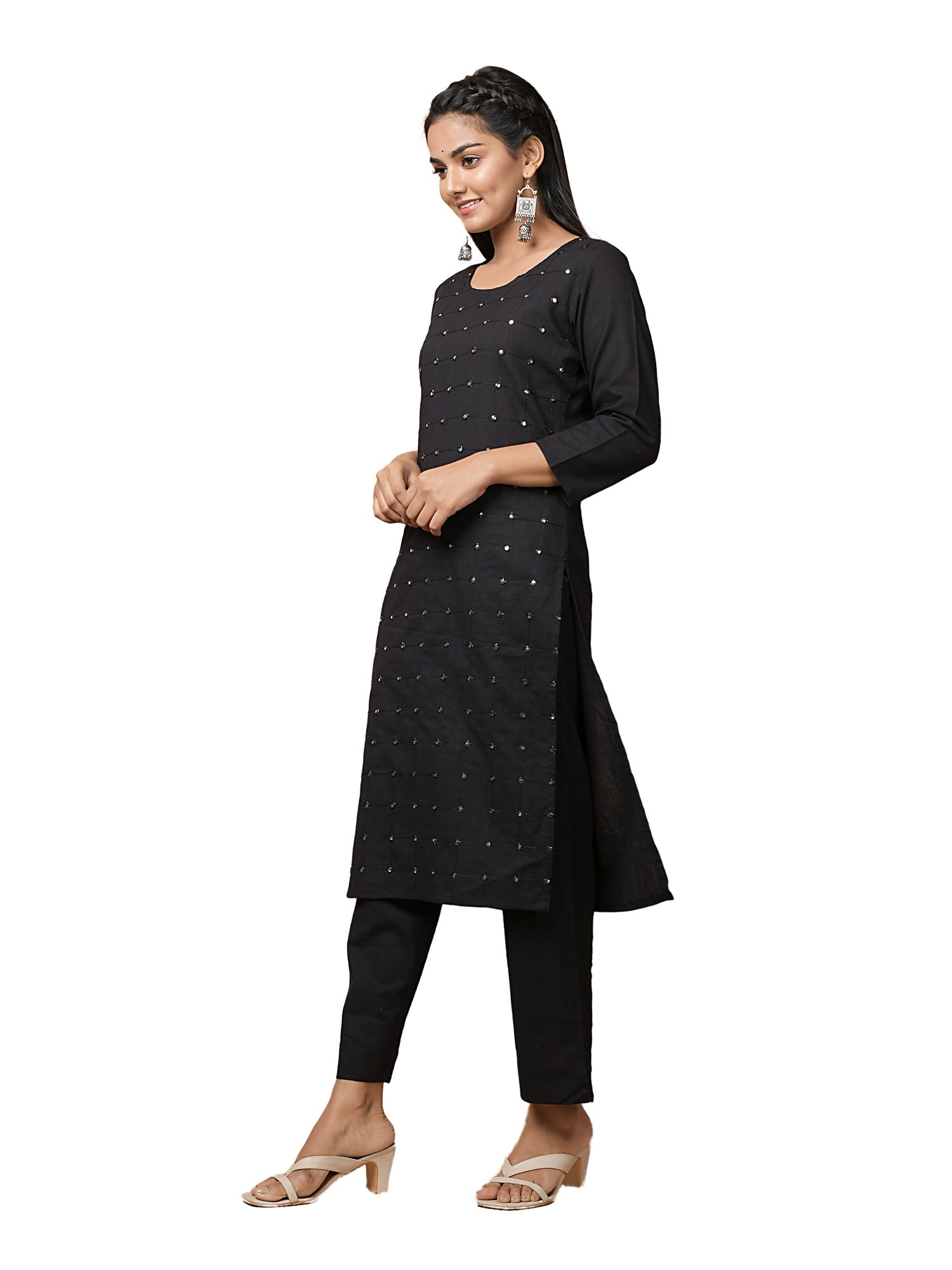 Kaajh Women's Black Solid Mirror Embellishment Kurta | Grocsy
