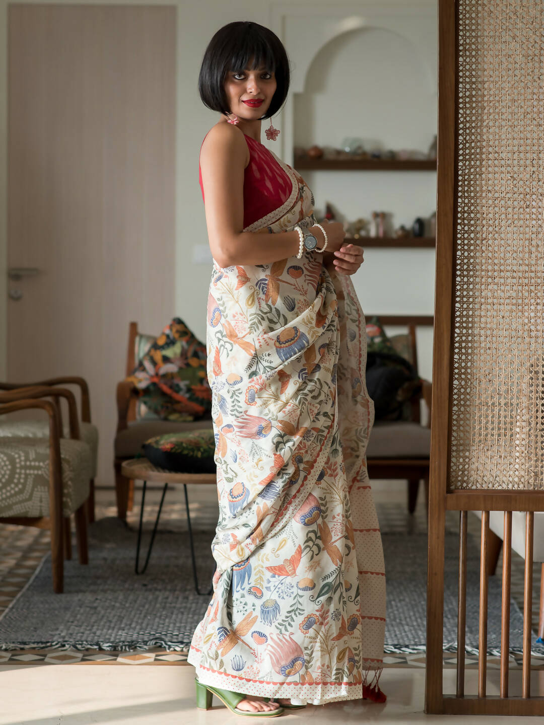Suta Beige Floral Pure Cotton Saree | Grocsy