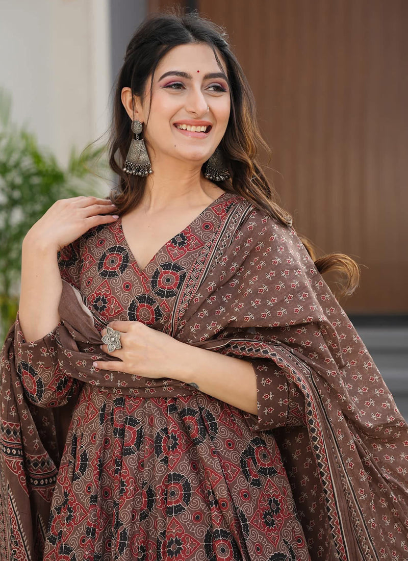 Vegaa Fashion Multi Color Muslin Digital Print Designer Salwar Suit | Grocsy