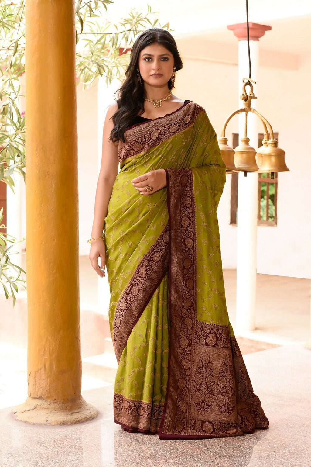 Joban Fashion Grass Green Crepe Chiffon Pure Handloom Banarasi Silk Saree | Grocsy