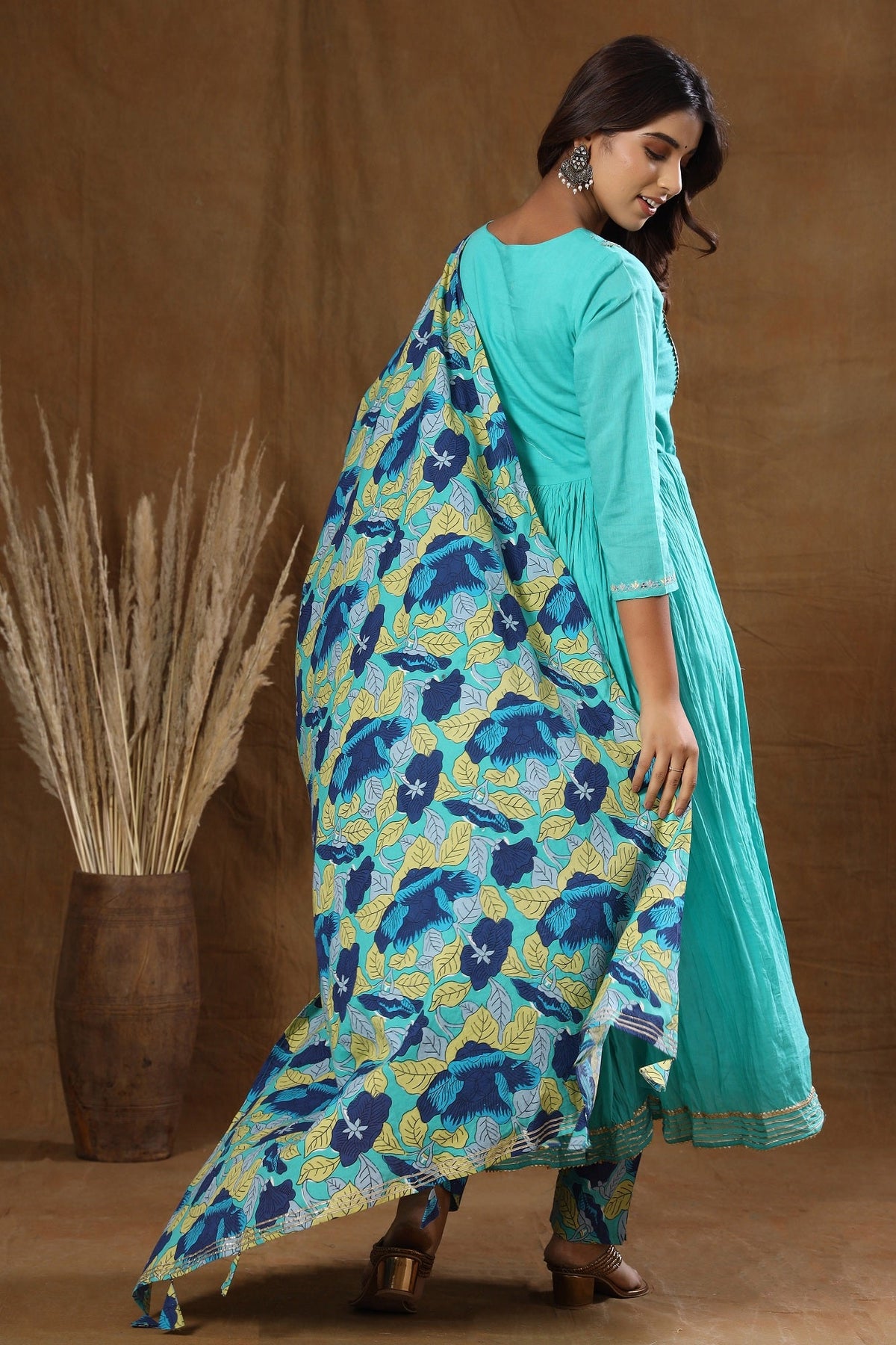 Kaajh Women's Turquoise Floral Print Anarkali Suit Set | Grocsy