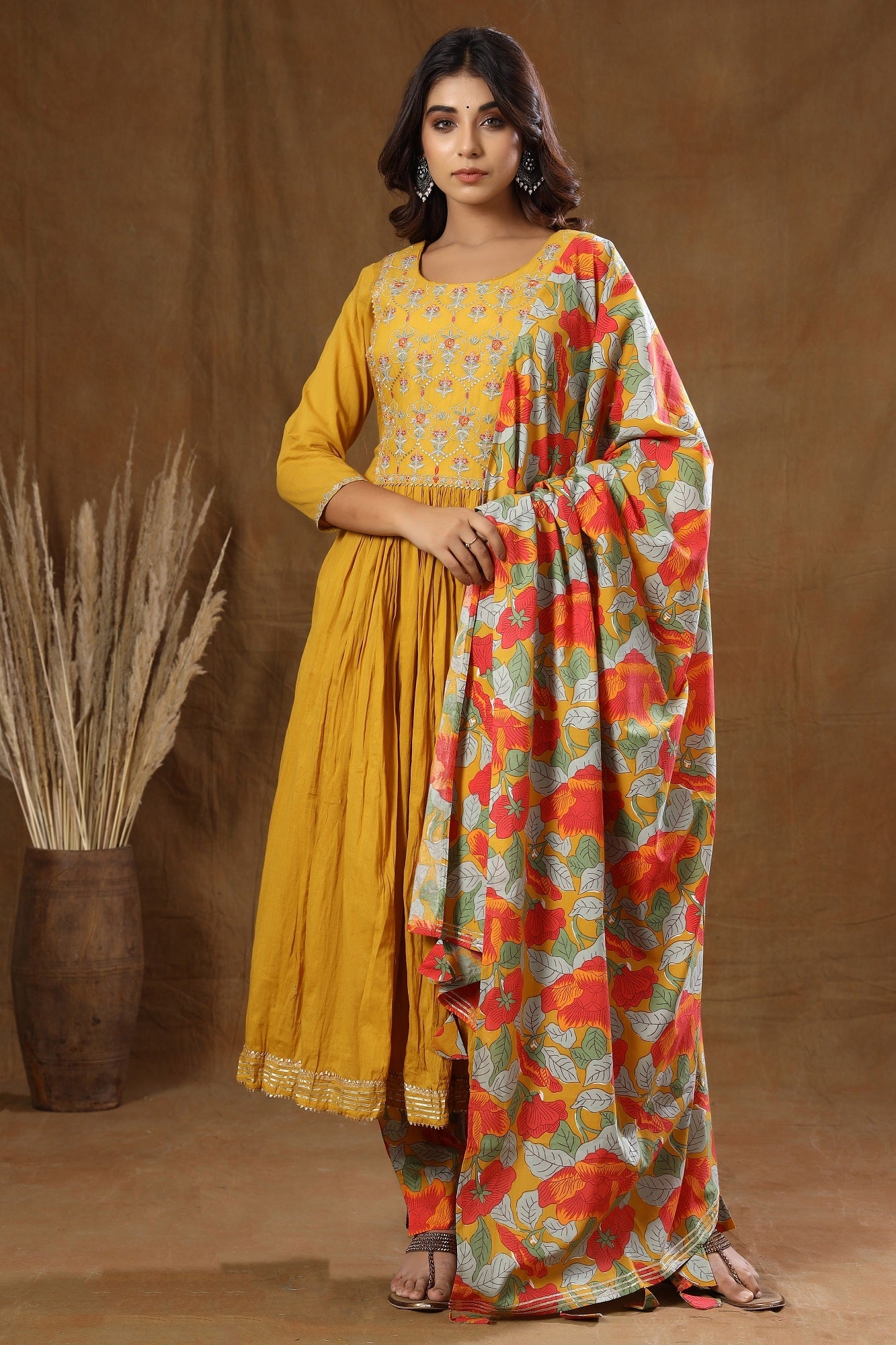 Kaajh Women's Yellow Floral Print Anarkali Suit Set | Grocsy