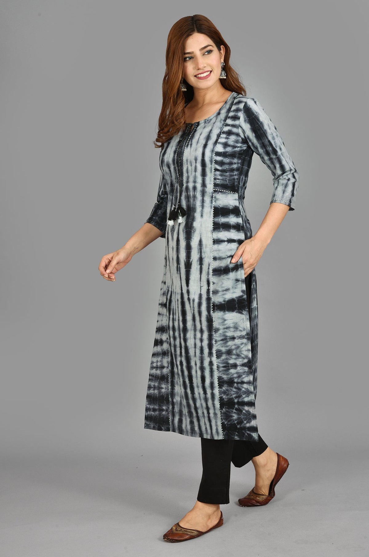 Kaajh Women's Black Tie Dye Kurta | Grocsy