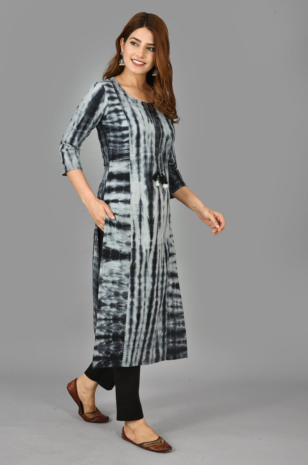 Kaajh Women's Black Tie Dye Kurta | Grocsy