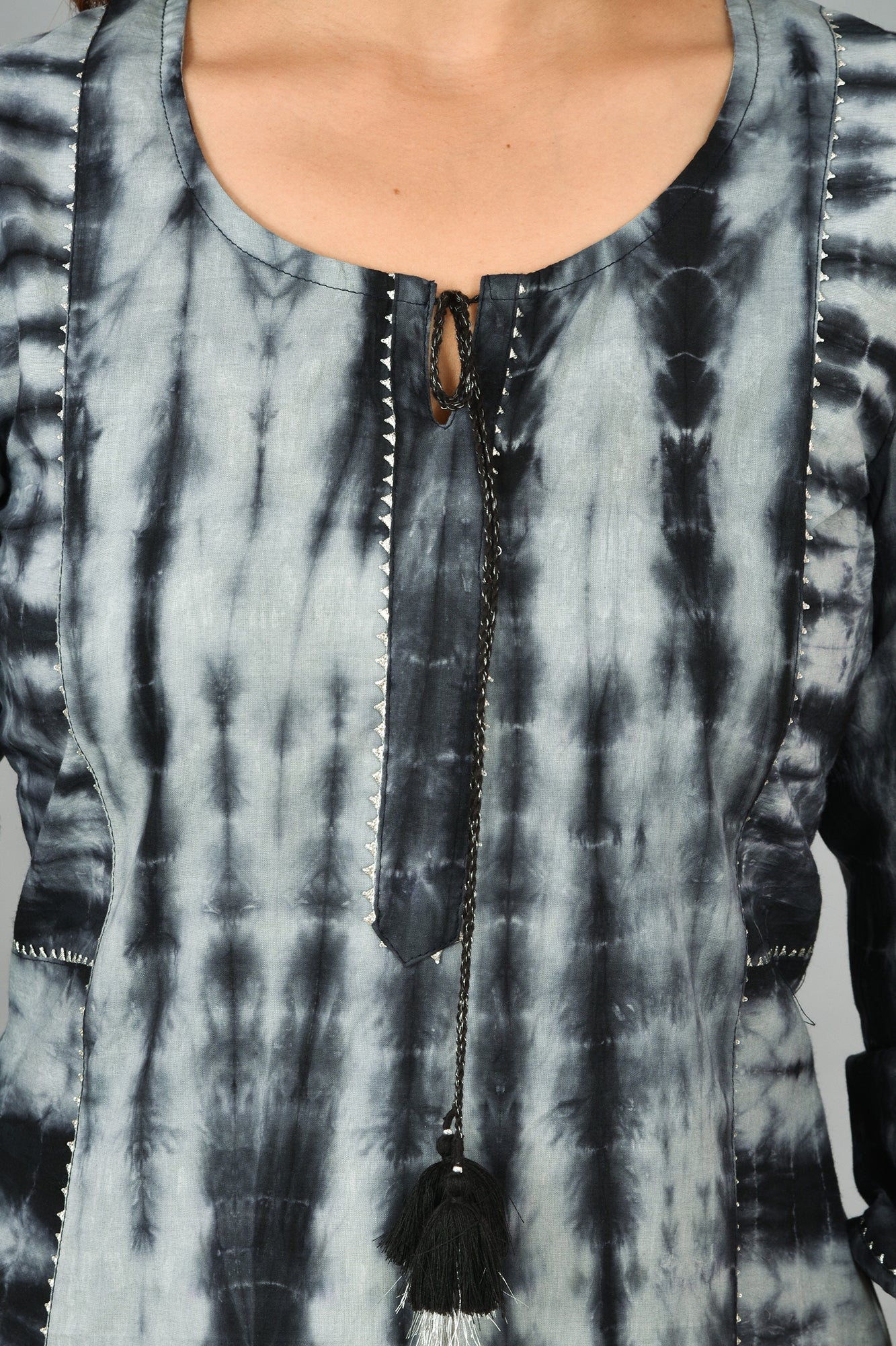 Kaajh Women's Black Tie Dye Kurta | Grocsy