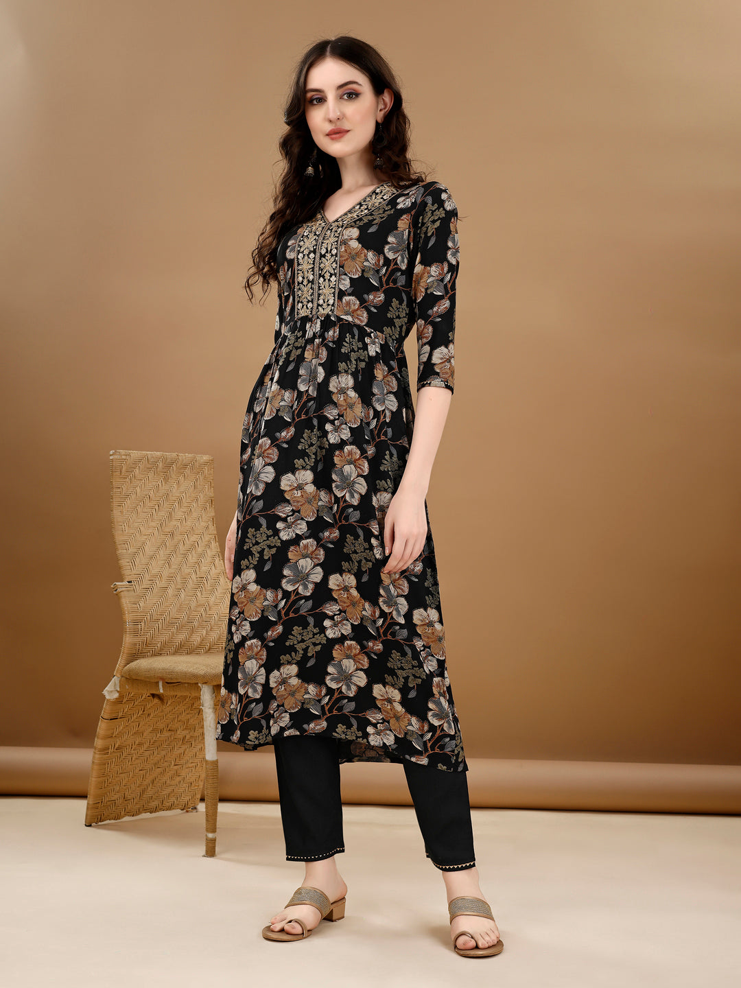Alia Cut Floral Printed & Embroidered Kurta Suit Set, Black - Hiral Fashion | Grocsy