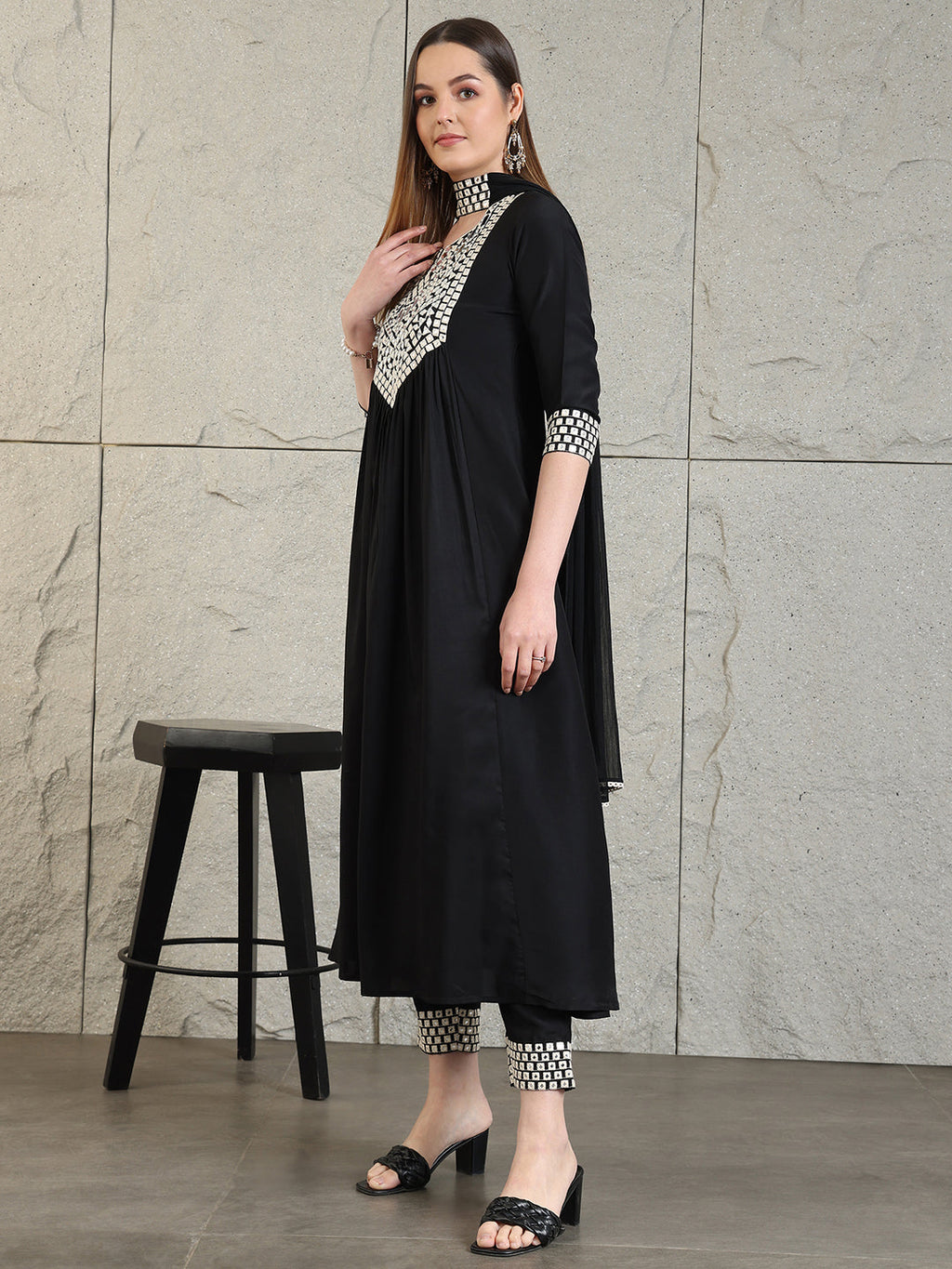 Mirror Embroidered Kurta With Pant & Necklace Dupatta, Black - Hiral Fashion | Grocsy