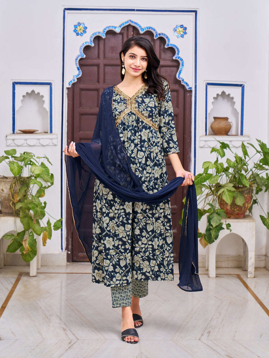 Alia Cut Floral Embroidered Kurta With Pant & Dupatta, Multicolor - Hiral Fashion | Grocsy