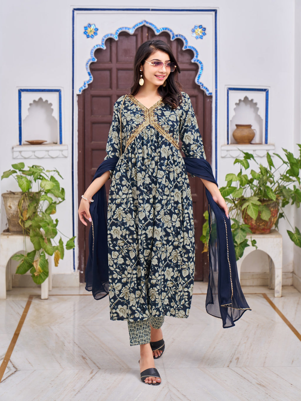 Alia Cut Floral Embroidered Kurta With Pant & Dupatta, Multicolor - Hiral Fashion | Grocsy