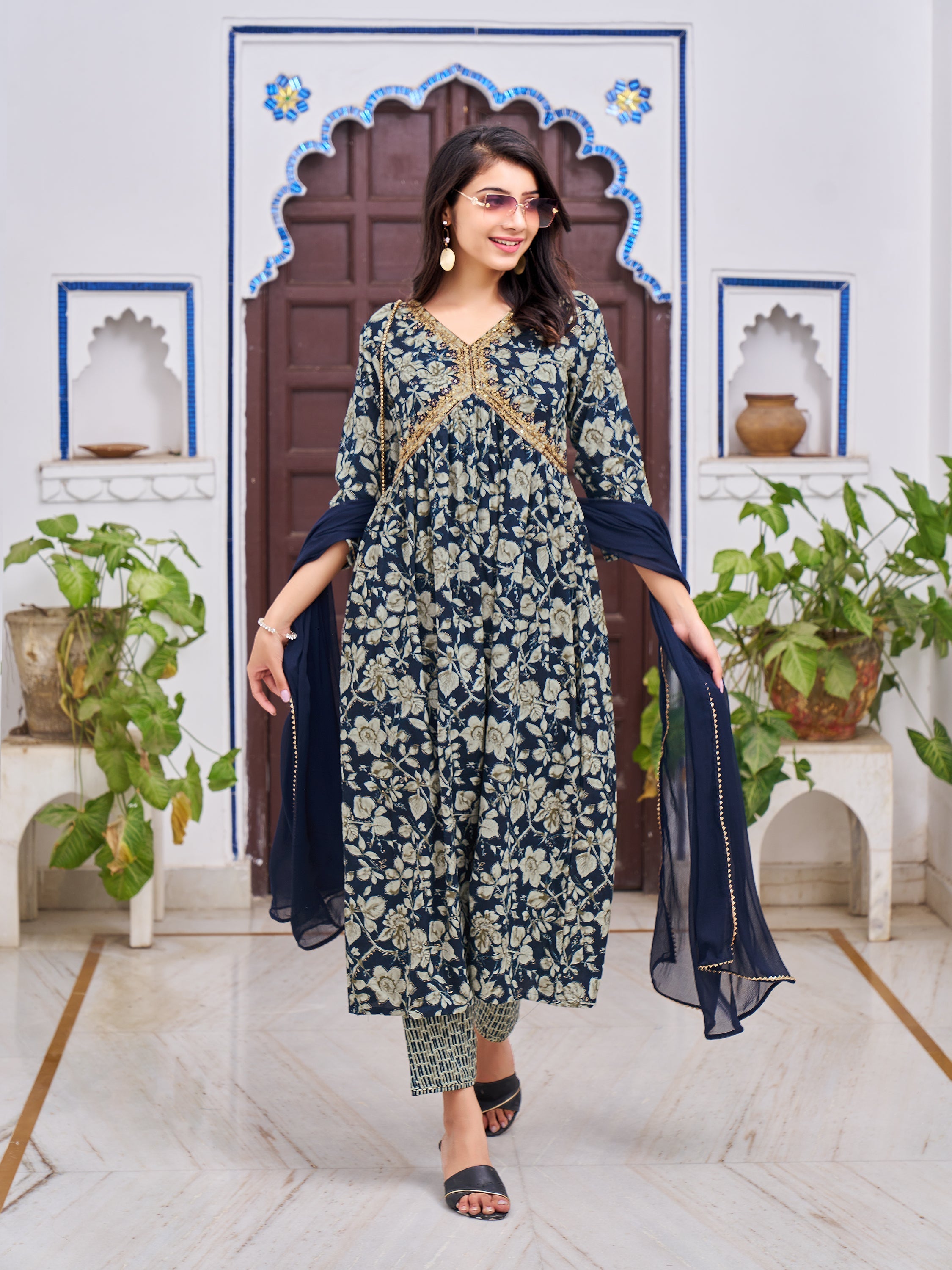 Alia Cut Floral Embroidered Kurta With Pant & Dupatta, Multicolor - Hiral Fashion | Grocsy