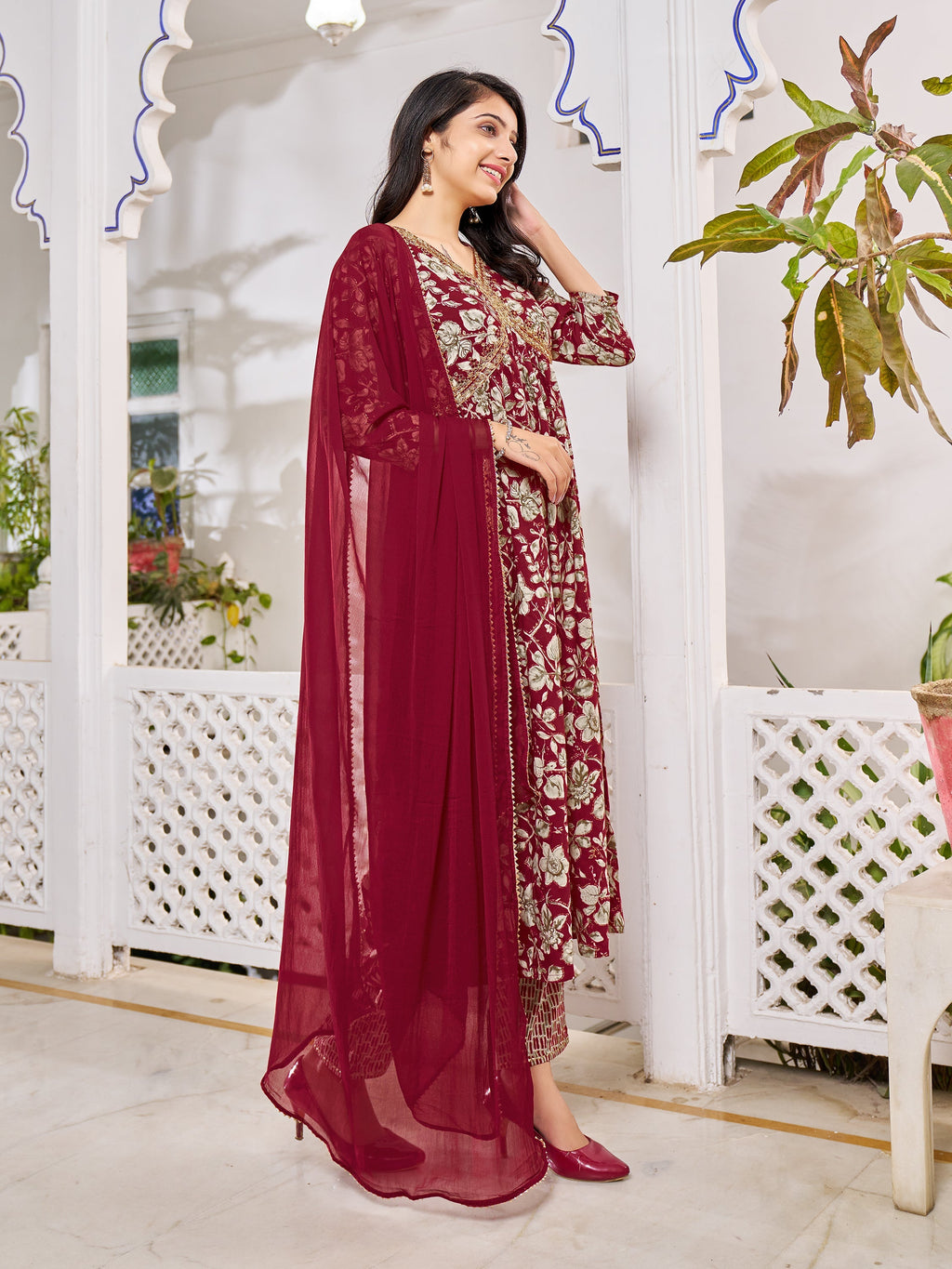 Alia Cut Floral Embroidered Kurta With Pant & Dupatta, Multicolor - Hiral Fashion | Grocsy