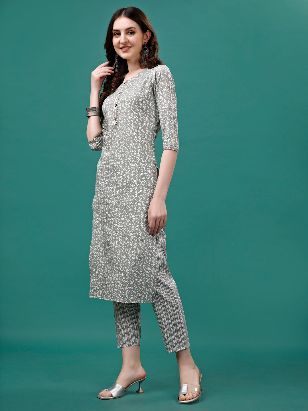 Floral Printed Casual Wear Kurta With Pant & Dupatta, Multicolor - Hiral Fashion | Grocsy