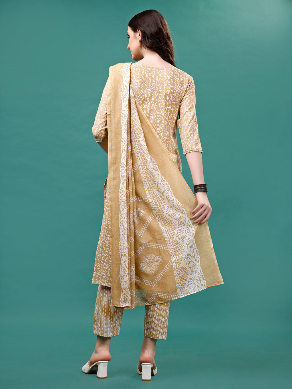 Floral Printed Casual Wear Kurta With Pant & Dupatta, Multicolor - Hiral Fashion | Grocsy
