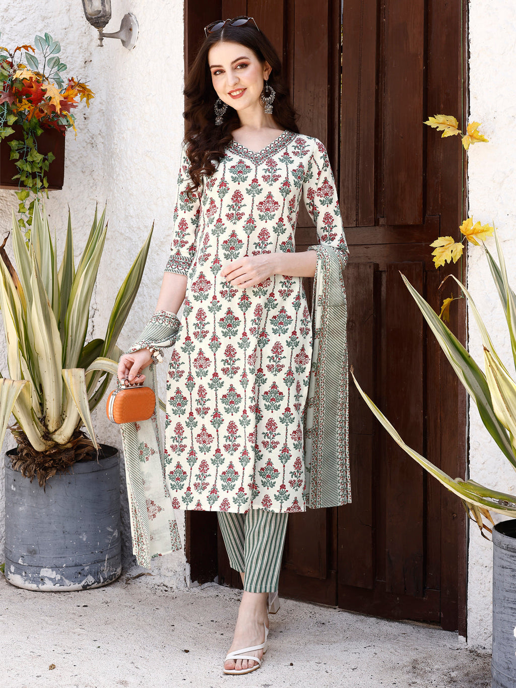 Floral Printed Kurta With Pant & Dupatta, Multicolor - Hiral Fashion | Grocsy