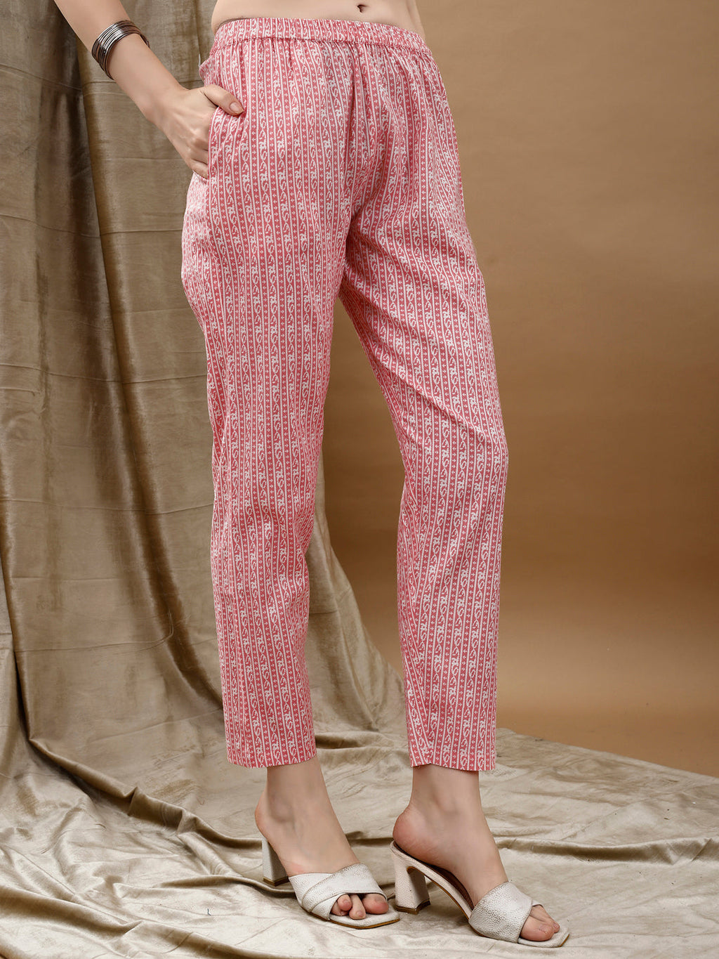 Floral Printed Kurta With Pant & Dupatta, Peach - Hiral Fashion | Grocsy