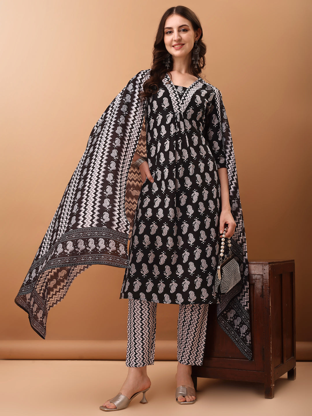 Floral Printed Kurta With Pant & Dupatta, Black - Hiral Fashion | Grocsy