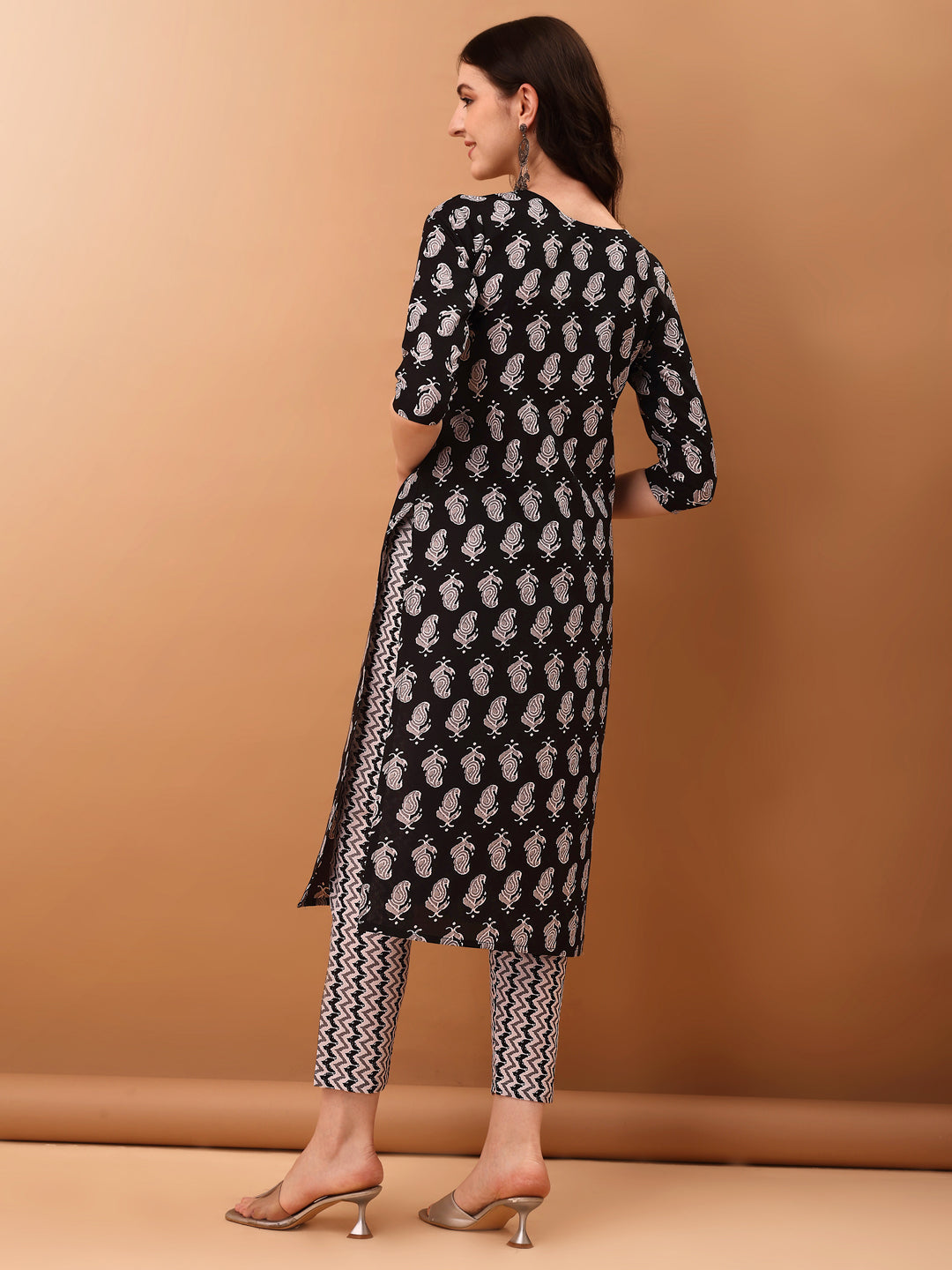 Floral Printed Kurta With Pant & Dupatta, Black - Hiral Fashion | Grocsy