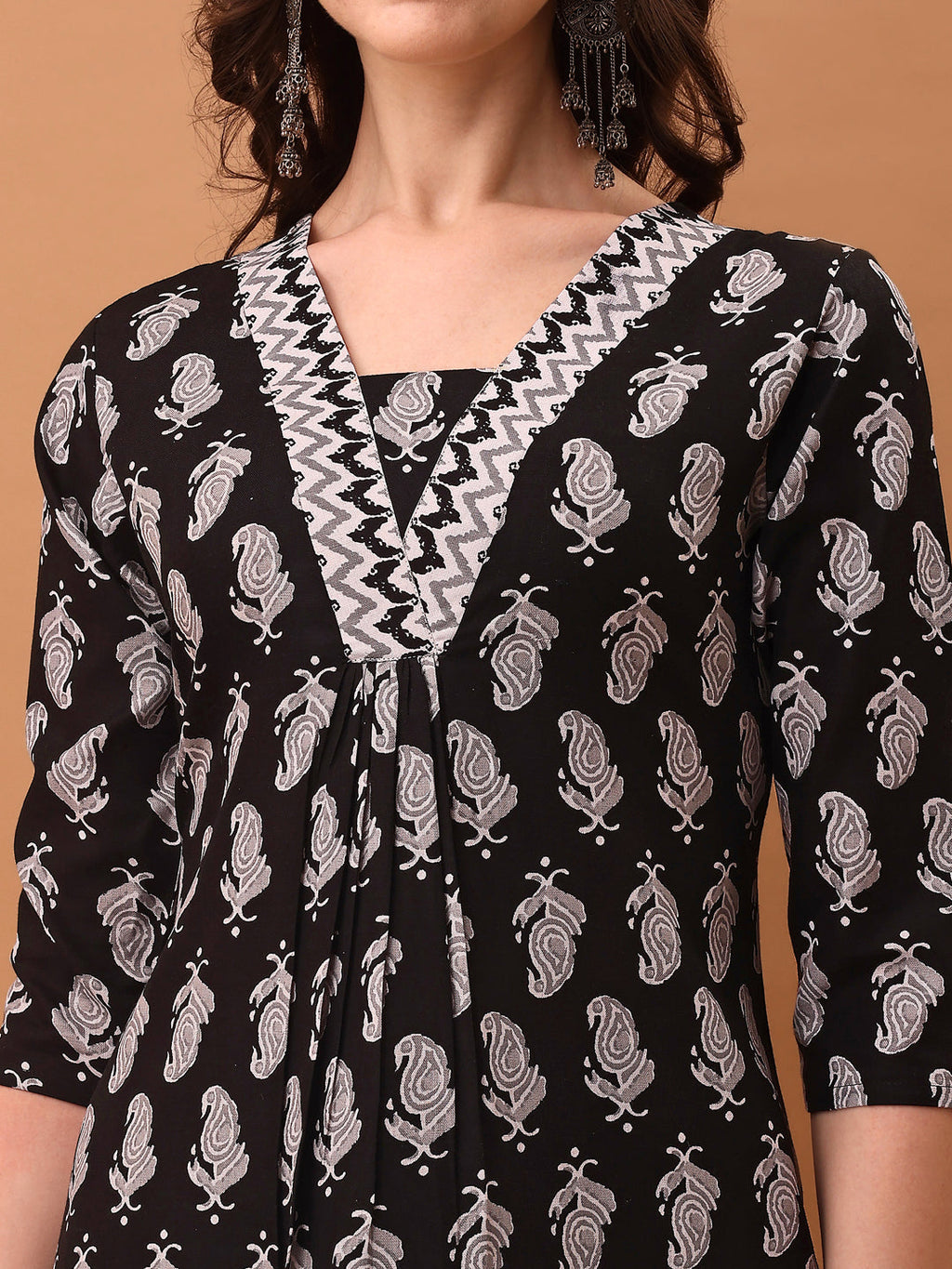 Floral Printed Kurta With Pant & Dupatta, Black - Hiral Fashion | Grocsy