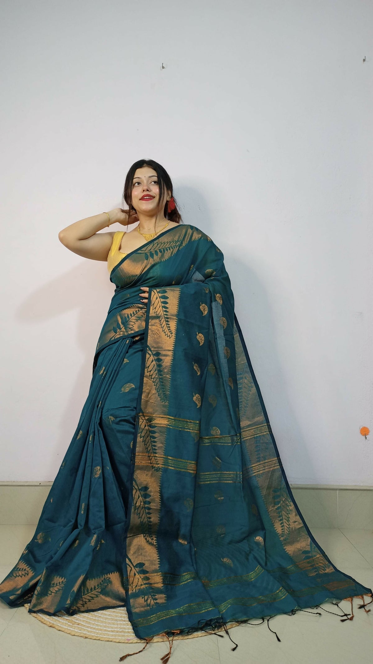 Exclusive Collection Beautiful Purssion Green Cotton Silk Woven Handloom Saree With Running Blouse Piece | Grocsy