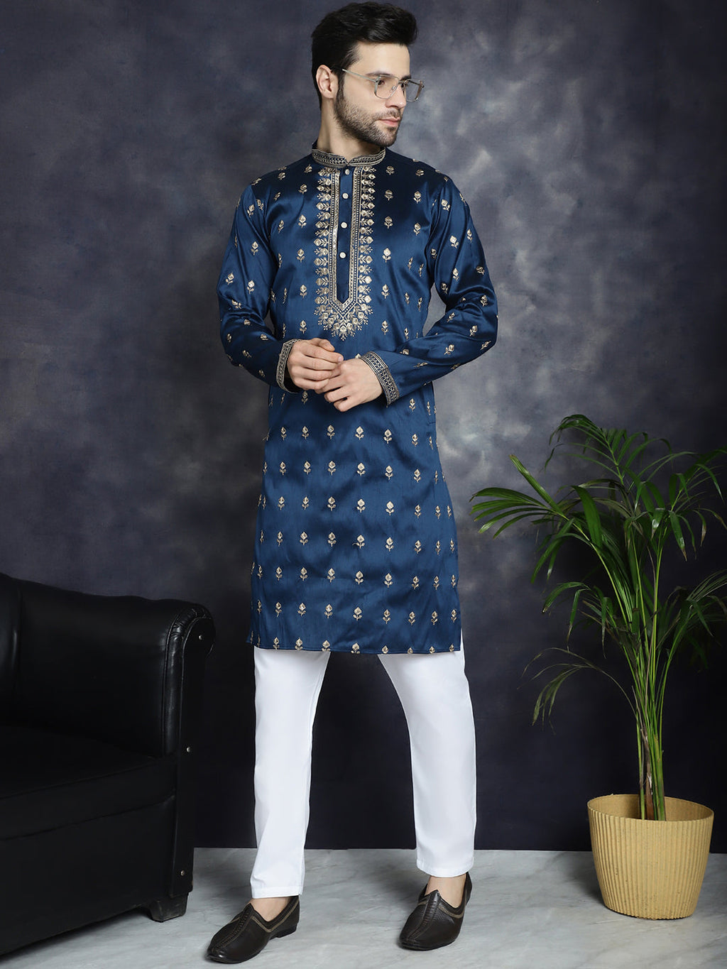 Jompers Men's Navy Blue Chikankari Embroidered Kurta - Navy Blue | Grocsy