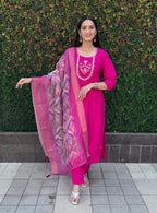 Vedant Vastram Kurta Pant Set With Dupatta Having Beautiful Handwork - Pink | Grocsy