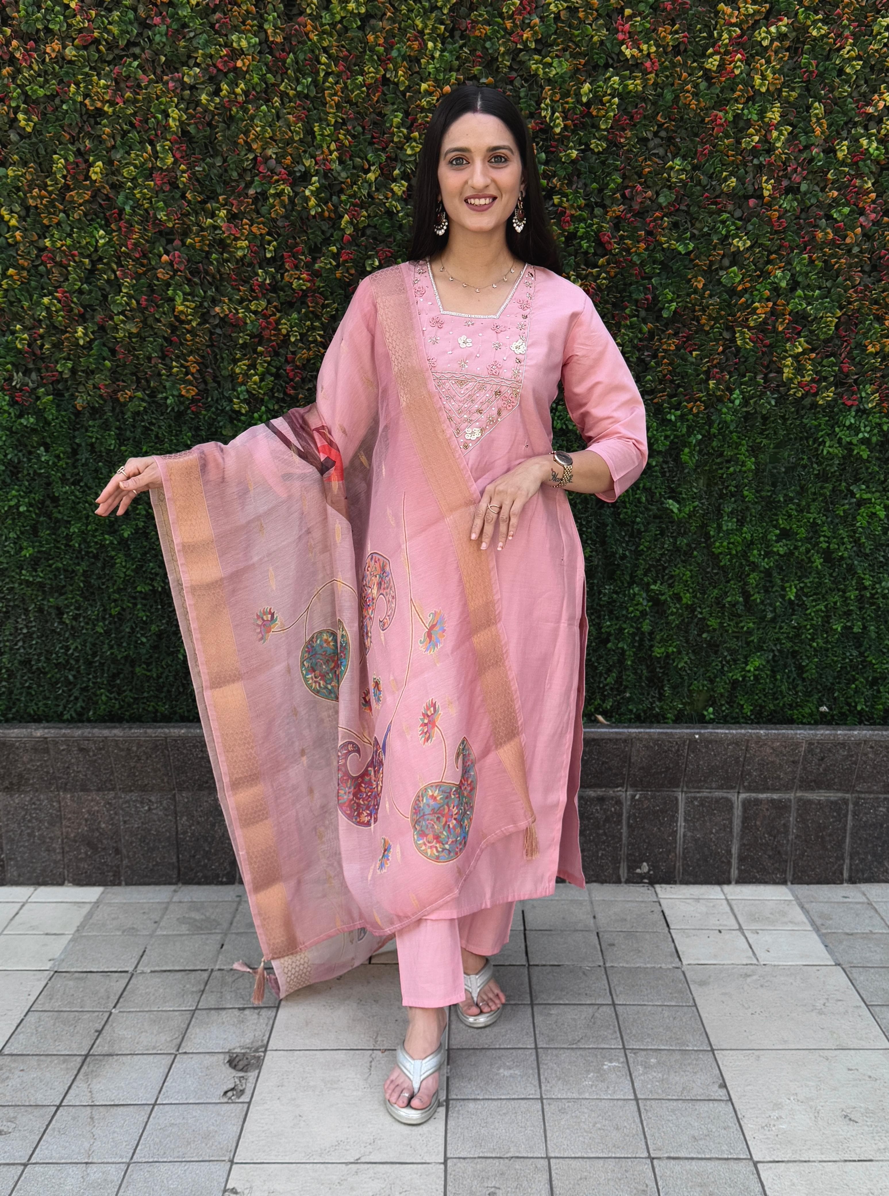 Vedant Vastram Kurta Pant Set With Dupatta Having Beautiful Handwork - Light Pink | Grocsy