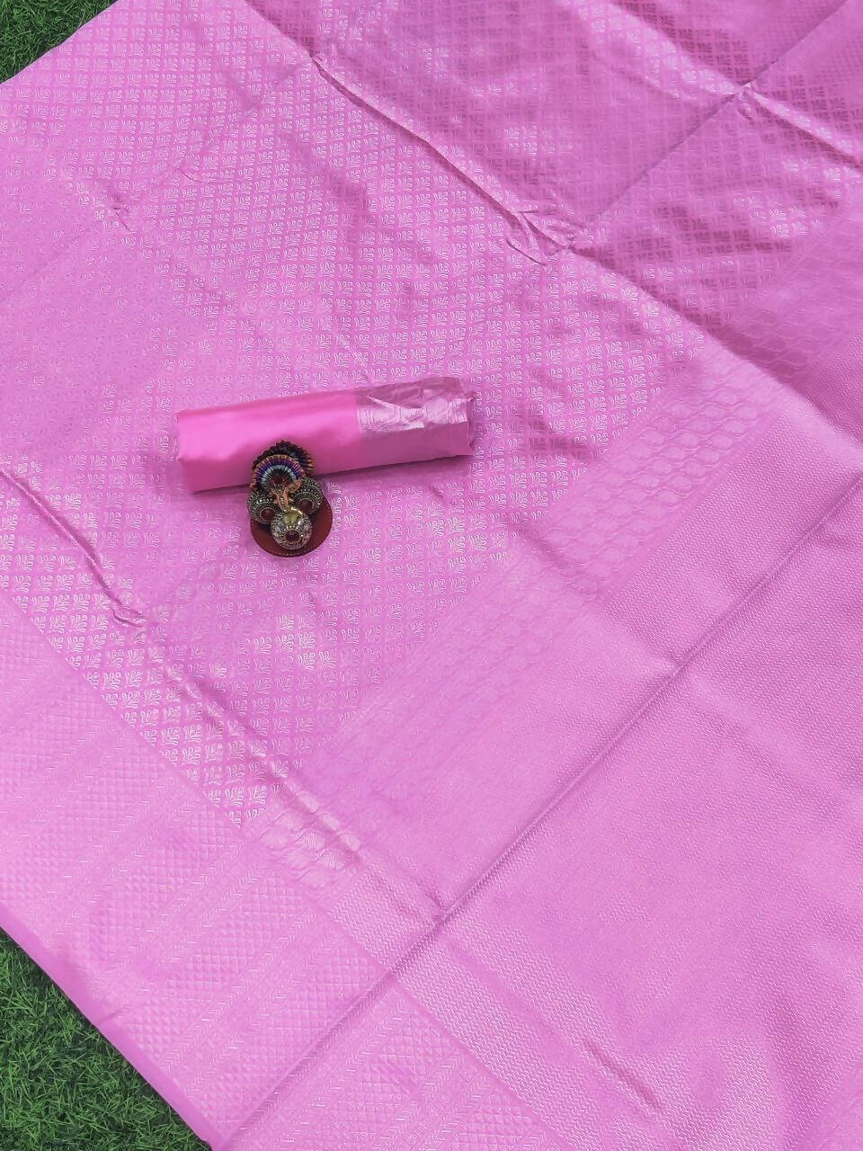 DEIANA'S Beautiful Designer Golden zari Soft Lichi Silk Saree - Baby pink | Grocsy