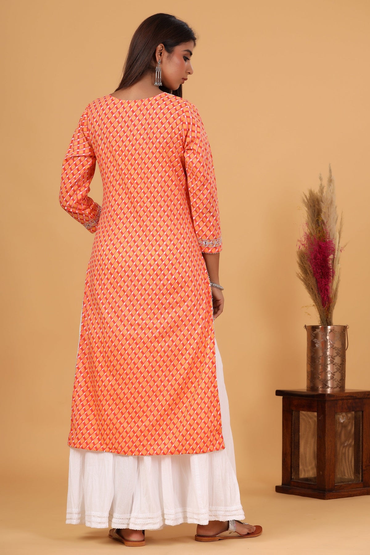 Kaajh Women's Orange Lehariya Print Kurta | Grocsy