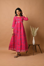 Kaajh Women's Pink Paisley Print kurta | Grocsy