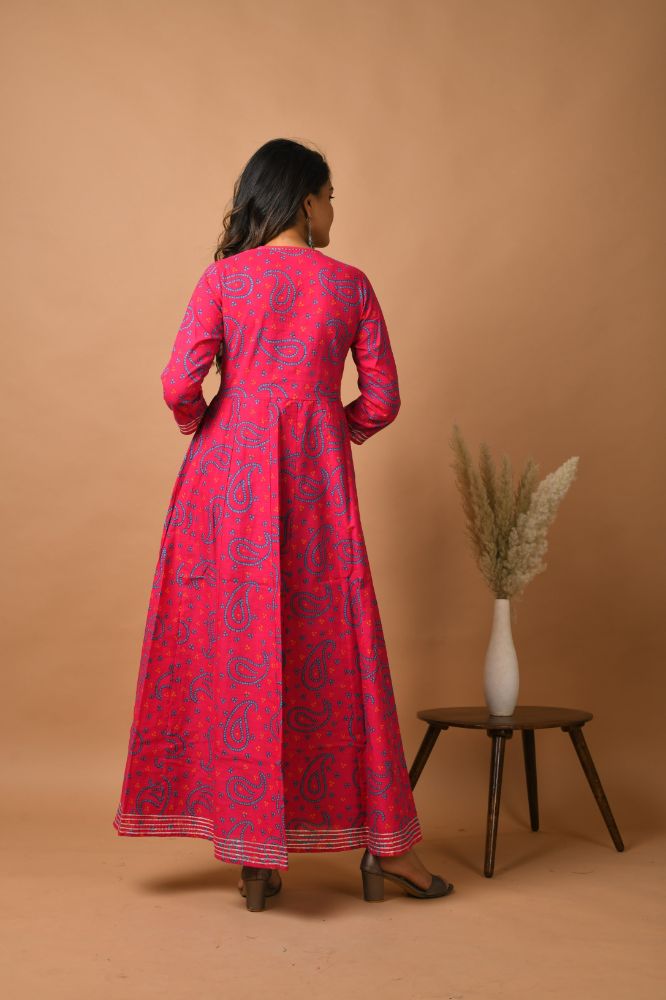 Kaajh Women's Pink Paisley Print kurta | Grocsy