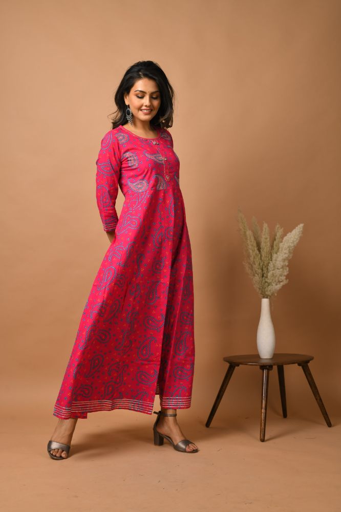 Kaajh Women's Pink Paisley Print kurta | Grocsy